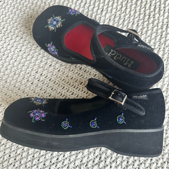 MUDD Vintage Velvet Floral Bead Embroidered Buckle Mary Jane Platforms Shoes 8 - Picture 3 of 9